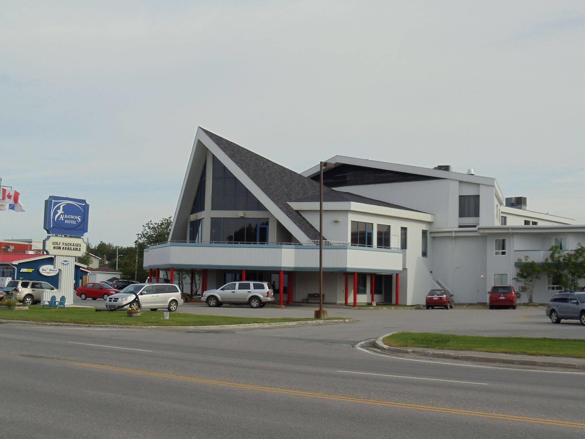 Albatross Hotel Gander Exterior foto
