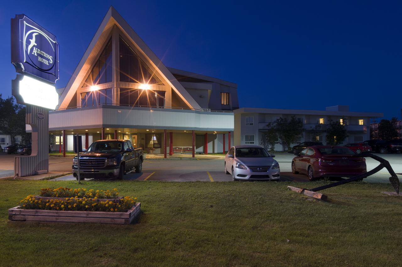 Albatross Hotel Gander Exterior foto